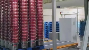 Robot paletizador para operaciones de manipulación de latas de hojalata