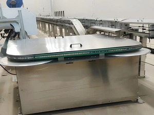 Transportador de retorno tipo U para cuerpos de lata