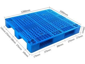 Palet plástico de tres patines
